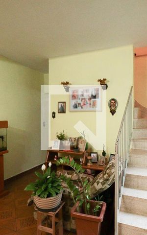 Casa à venda com 100m², 2 quartos e 2 vagasSala