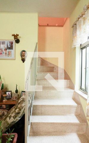 Casa à venda com 100m², 2 quartos e 2 vagasSala