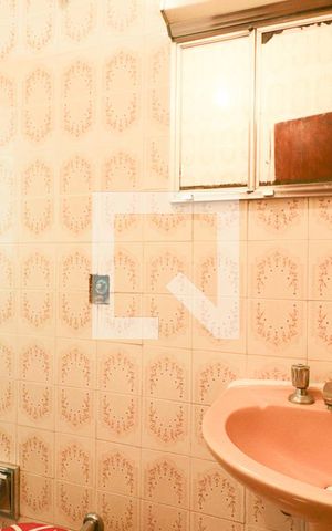 Casa à venda com 100m², 2 quartos e 2 vagasBanheiro 2
