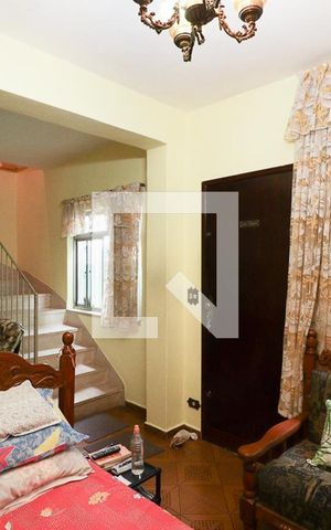 Casa à venda com 100m², 2 quartos e 2 vagasSala