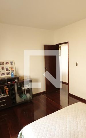 Casa à venda com 200m², 3 quartos e 2 vagasQuarto 1