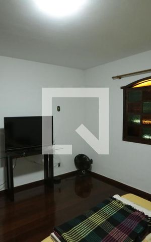 Casa à venda com 200m², 3 quartos e 2 vagasQuarto 3 - Suíte