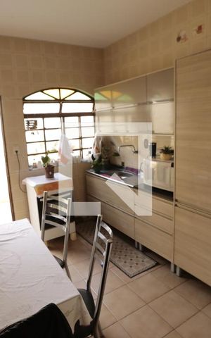 Casa à venda com 200m², 3 quartos e 2 vagasCozinha