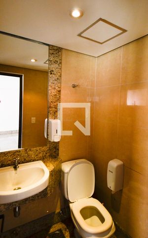 Apartamento para alugar com 254m², 4 quartos e 4 vagas Apartamento para alugar com 254m², 4 quartos e 4 vagasArea comum/banheiro