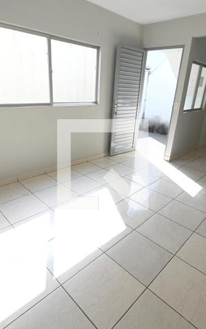 Casa de condomínio à venda com 62m², 2 quartos e 1 vaga Casa de condomínio à venda com 62m², 2 quartos e 1 vagaSala