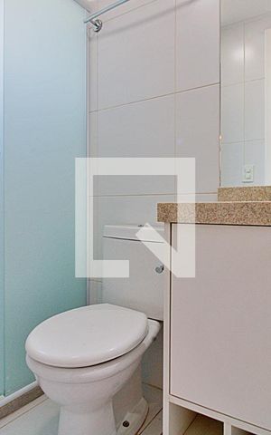 Apartamento à venda com 57m², 2 quartos e 1 vaga Apartamento à venda com 57m², 2 quartos e 1 vagaBanheiro