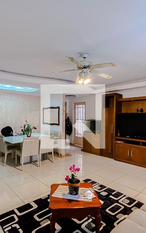 Casa à venda com 315m², 3 quartos e 5 vagasSala