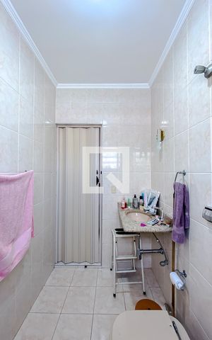 Casa à venda com 315m², 3 quartos e 5 vagasEdícula - Banheiro