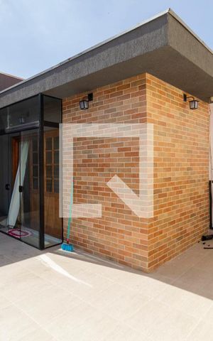 Casa à venda com 220m², 3 quartos e 3 vagas Casa à venda com 220m², 3 quartos e 3 vagasVaranda Suíte