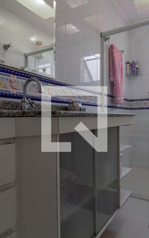 Casa à venda com 220m², 3 quartos e 3 vagas Casa à venda com 220m², 3 quartos e 3 vagasBanheiro