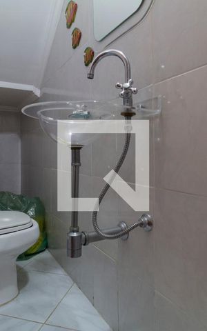 Casa à venda com 220m², 3 quartos e 3 vagas Casa à venda com 220m², 3 quartos e 3 vagasLavabo Salão