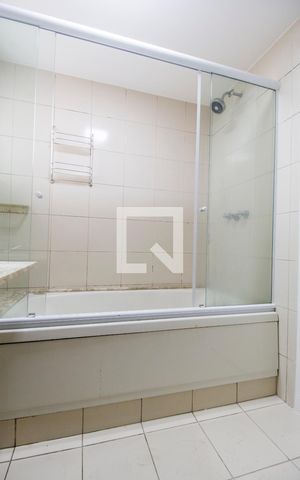 Apartamento para alugar com 165m², 3 quartos e 3 vagas Apartamento para alugar com 165m², 3 quartos e 3 vagasBanheiro da Suíte master
