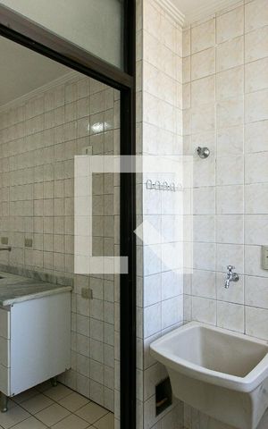 Apartamento para alugar com 65m², 3 quartos e 1 vagaÁrea de Serviço