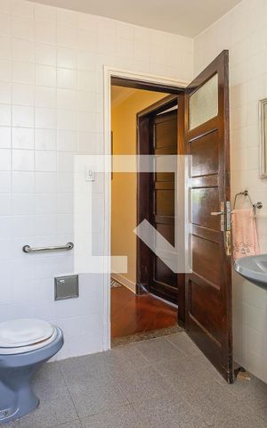 Casa à venda com 222m², 3 quartos e 4 vagasBanheiro