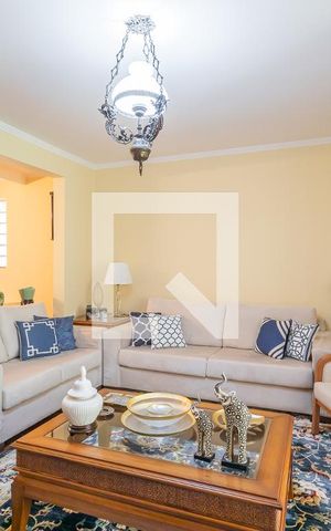 Casa à venda com 222m², 3 quartos e 4 vagasSala