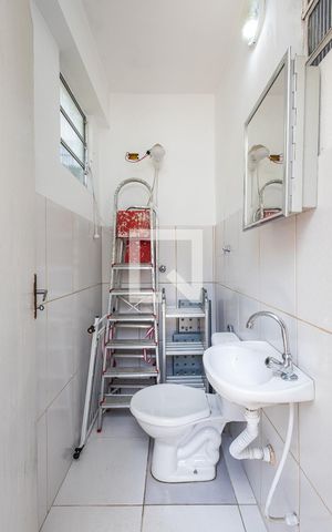 Casa à venda com 222m², 3 quartos e 4 vagasÁrea de Serviço - Banheiro 2