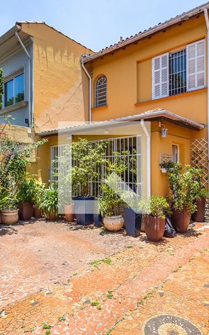 Casa à venda com 222m², 3 quartos e 4 vagasGaragem