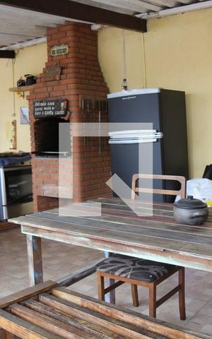 Casa para alugar com 270m², 3 quartos e 5 vagasÁrea comum - Churrasqueira