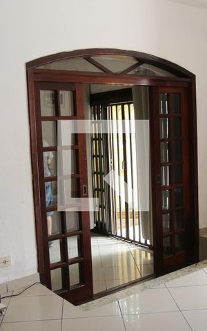 Casa para alugar com 270m², 3 quartos e 5 vagasSala