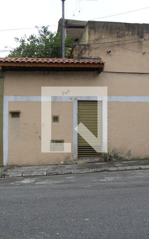 Casa para alugar com 270m², 3 quartos e 5 vagasFachada