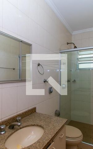 Casa à venda com 161m², 3 quartos e 6 vagas Casa à venda com 161m², 3 quartos e 6 vagasBanheiro 2
