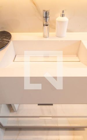 Apartamento à venda com 111m², 2 quartos e 2 vagas Apartamento à venda com 111m², 2 quartos e 2 vagasBanheiro da Suíte 1