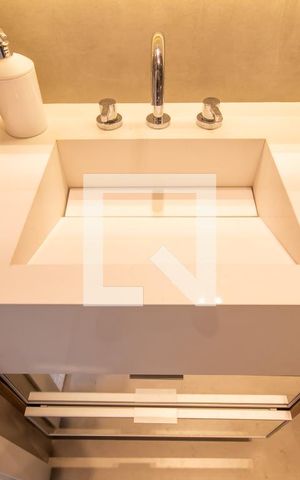 Apartamento à venda com 111m², 2 quartos e 2 vagas Apartamento à venda com 111m², 2 quartos e 2 vagasBanheiro da Suíte 2