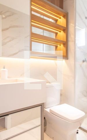 Apartamento à venda com 111m², 2 quartos e 2 vagas Apartamento à venda com 111m², 2 quartos e 2 vagasBanheiro da Suíte 1
