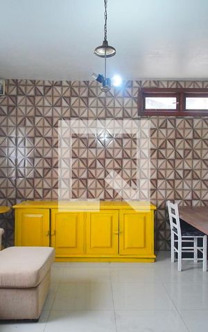 Casa à venda com 160m², 2 quartos e 2 vagasSala