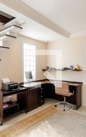 Casa à venda com 360m², 5 quartos e 3 vagas Casa à venda com 360m², 5 quartos e 3 vagasCorredor - Escritório