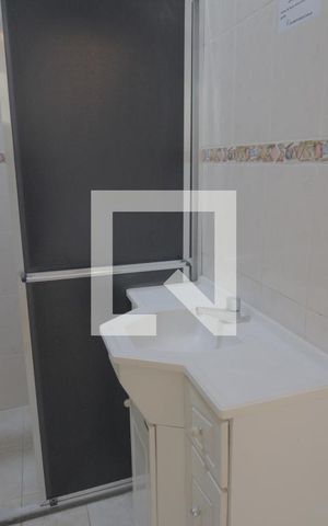 Apartamento para alugar com 76m², 2 quartos e 1 vagaBanheiro