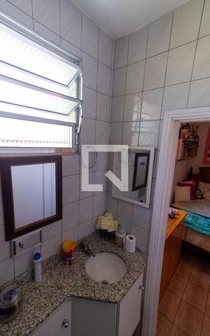 Casa à venda com 237m², 4 quartos e 4 vagas Casa à venda com 237m², 4 quartos e 4 vagasBanheiro da Suíte