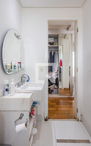 Apartamento à venda com 90m², 2 quartos e 2 vagasBanheiro da Suíte