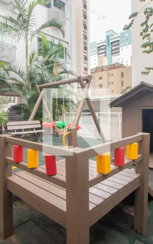 Apartamento à venda com 108m², 3 quartos e 2 vagas Apartamento à venda com 108m², 3 quartos e 2 vagasÁrea comum - Playground