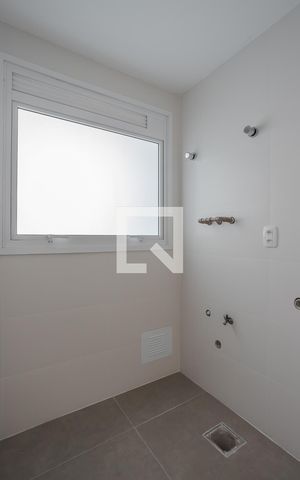 Apartamento à venda com 112m², 3 quartos e 2 vagas Apartamento à venda com 112m², 3 quartos e 2 vagasÁrea de Serviço