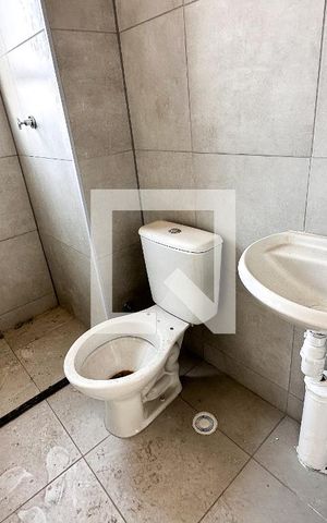 Apartamento à venda com 39m², 2 quartos e sem vaga Apartamento à venda com 39m², 2 quartos e sem vagaBanheiro