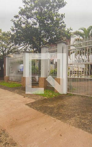 Casa à venda com 350m², 4 quartos e 4 vagas Casa à venda com 350m², 4 quartos e 4 vagasFachada