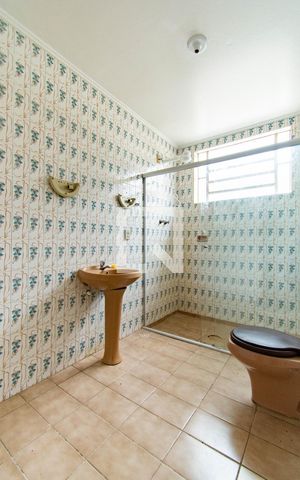 Casa à venda com 150m², 3 quartos e 1 vaga Casa à venda com 150m², 3 quartos e 1 vagaBanheiro