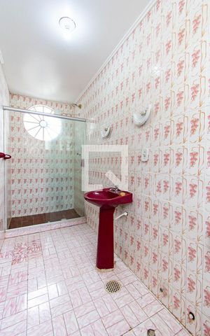 Casa à venda com 150m², 3 quartos e 1 vaga Casa à venda com 150m², 3 quartos e 1 vagaBanheiro