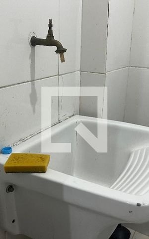 Studio para alugar com 18m², 0 quarto e sem vagaKitnet banheiro