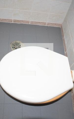Casa à venda com 340m², 3 quartos e 4 vagasBanheiro de serviço