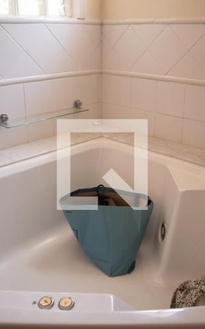 Casa à venda com 340m², 3 quartos e 4 vagasBanheiro do Quarto 1