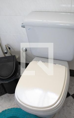 Casa à venda com 340m², 3 quartos e 4 vagasBanheiro do Quarto 2