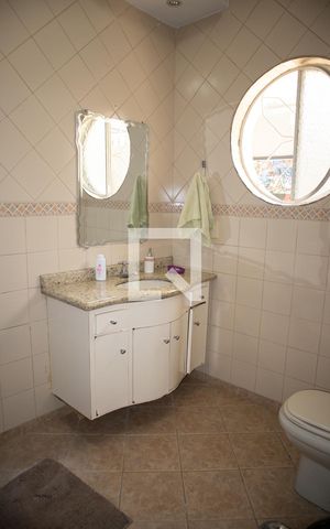 Casa à venda com 340m², 3 quartos e 4 vagasBanheiro do Quarto 3
