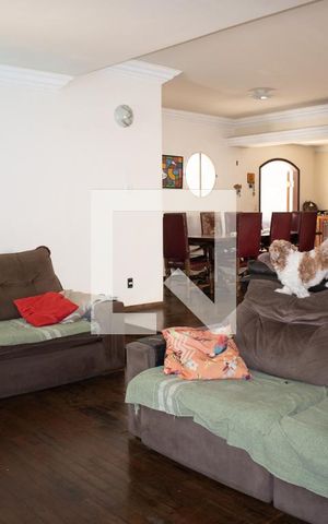 Casa à venda com 340m², 3 quartos e 4 vagasSala