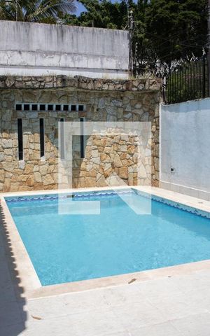 Casa à venda com 340m², 3 quartos e 4 vagasÁrea comum - Piscina