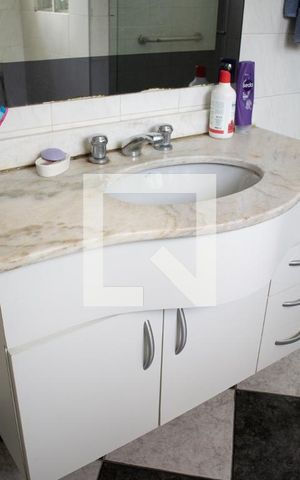 Casa à venda com 340m², 3 quartos e 4 vagasBanheiro do Quarto 2