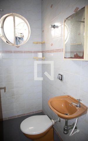 Casa à venda com 340m², 3 quartos e 4 vagasBanheiro de serviço