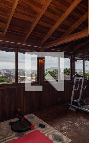 Casa à venda com 238m², 4 quartos e 2 vagas Casa à venda com 238m², 4 quartos e 2 vagasTerraço