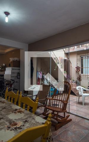 Casa à venda com 238m², 4 quartos e 2 vagas Casa à venda com 238m², 4 quartos e 2 vagasÁrea comum - Churrasqueira